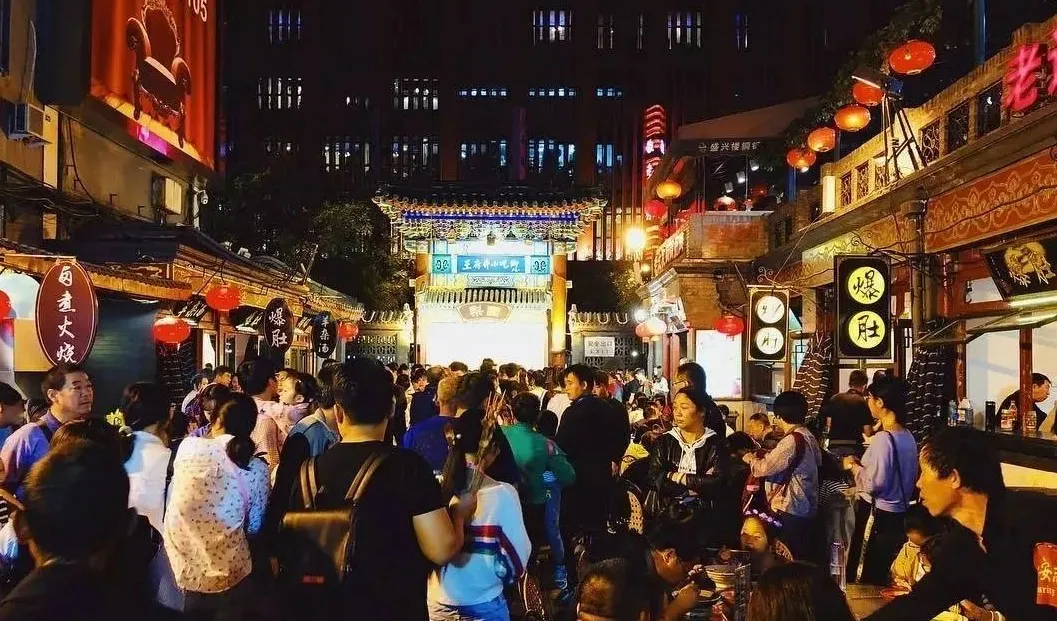 为什么创业首选小吃?小吃创业都有哪些优势与难题?