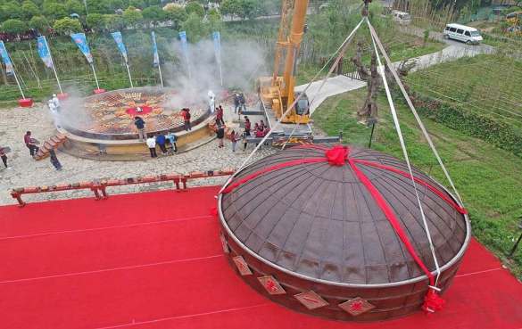 天下第一蒸笼开笼,一次可蒸3000碗美食