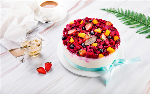 水果蛋糕 欧式水果巧克力蛋糕的设计构图