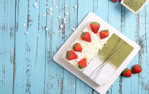 非对称蛋糕 欧式水果巧克力蛋糕的设计构图