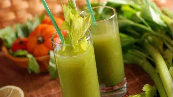 芹菜汁 芹菜汁的功效与作用,有副作用吗?
