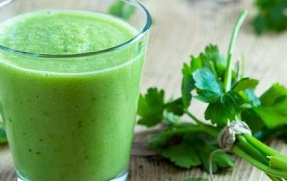 芹菜汁 芹菜汁的功效与作用,有副作用吗?