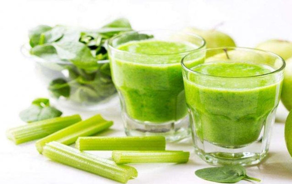 芹菜汁 芹菜汁的功效与作用,有副作用吗?