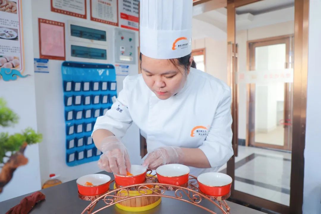 匠心独运展风采，赣州新东方烹饪学校教师技能大比武炫酷收官