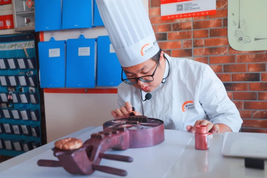 匠心独运展风采，赣州新东方烹饪学校教师技能大比武炫酷收官