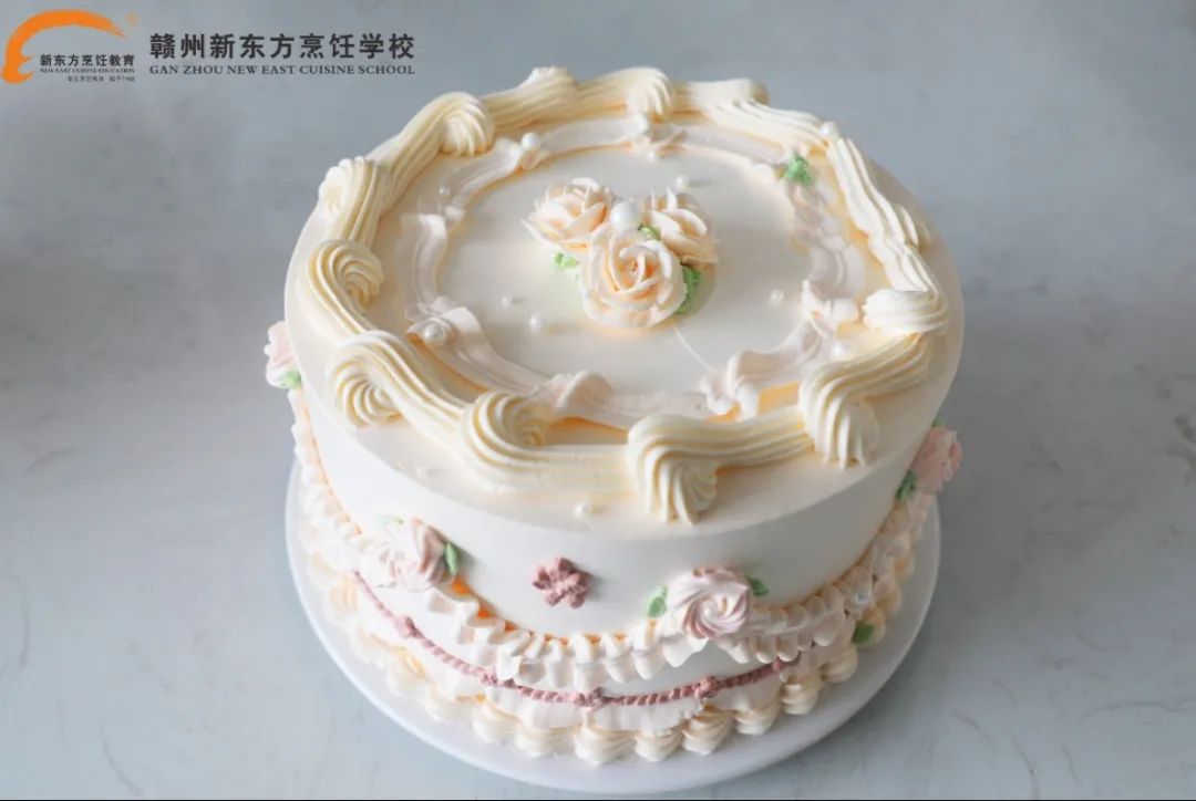 指尖生花,甜蜜绽放,赣州新东方菁英西点2201班裱花蛋糕阶段考核圆满结束